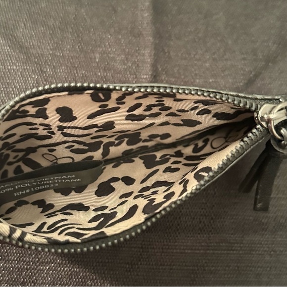 Mini Jessica Simpson wallet/change purse - Picture 3 of 4